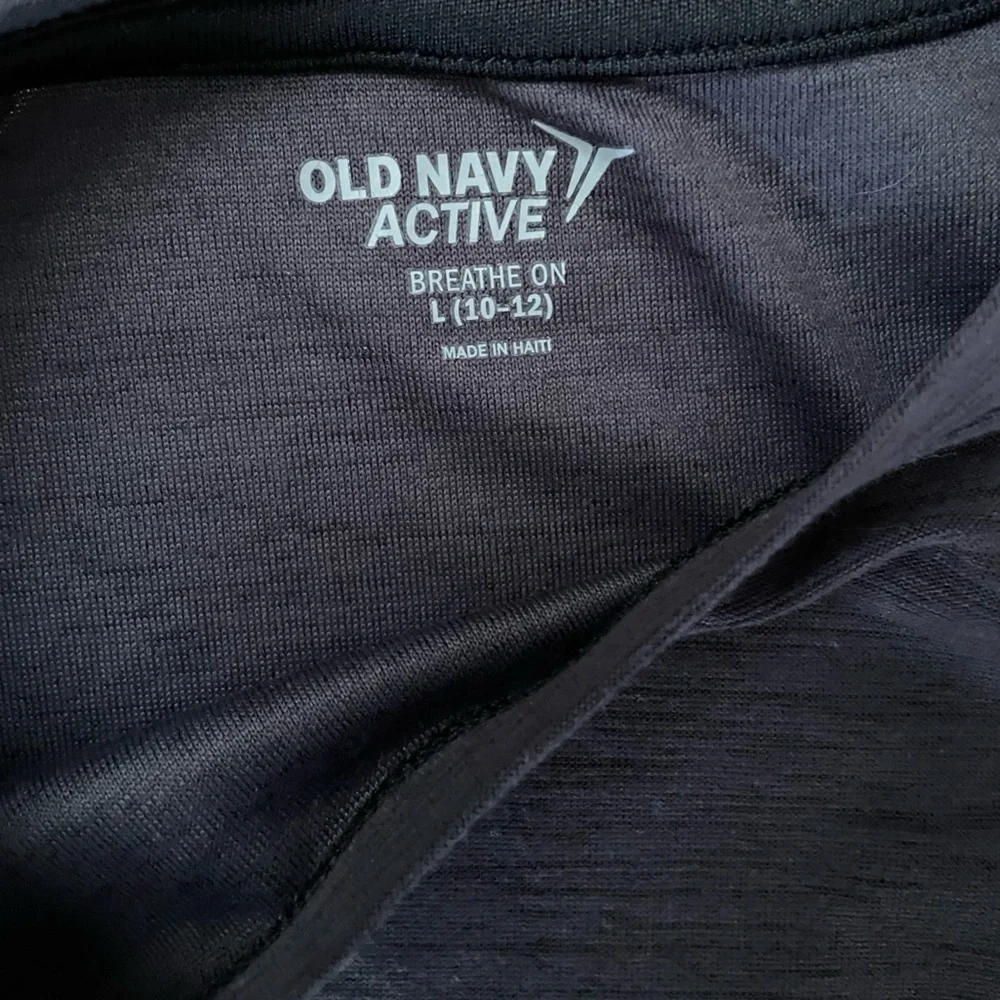 EUC Old Navy muscle tank, large